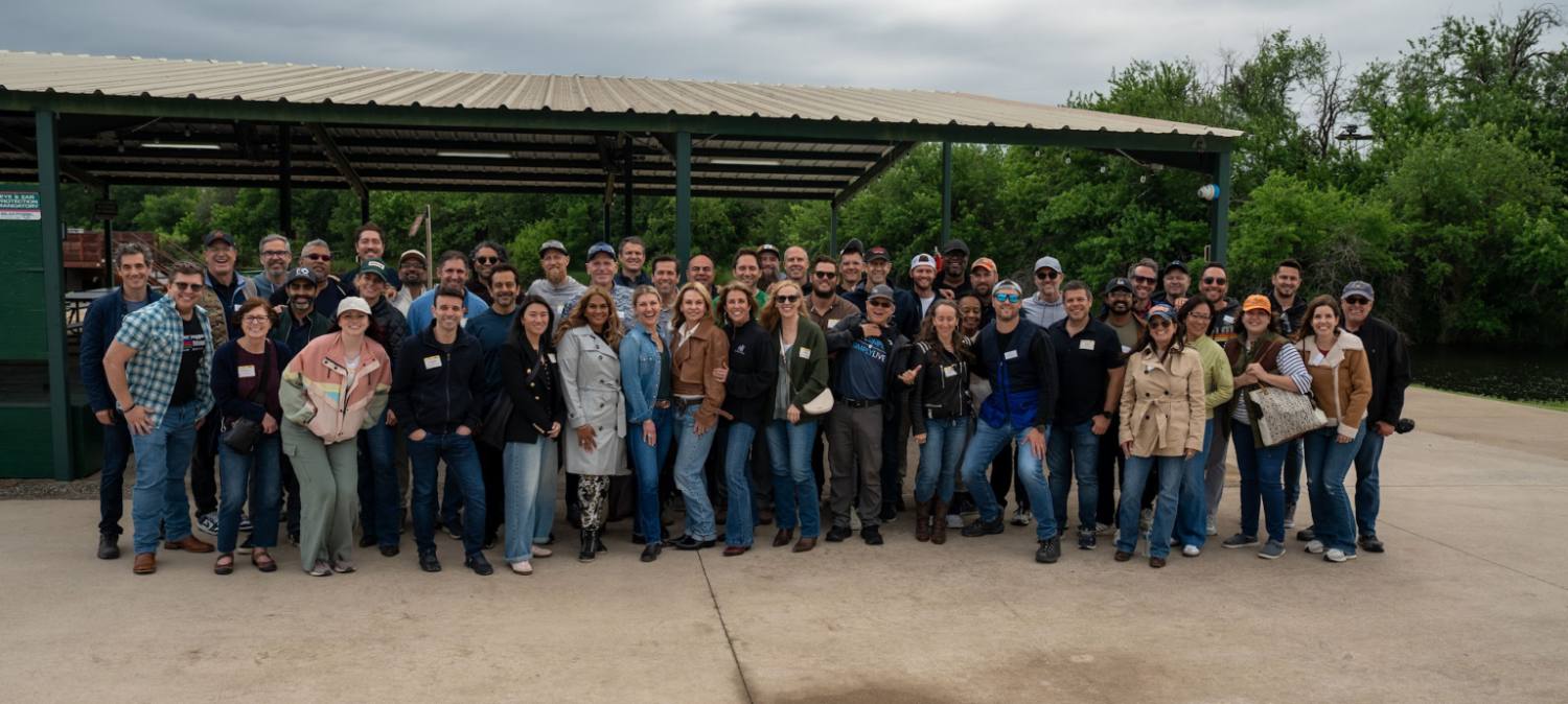 A large group of EO Chicago members together